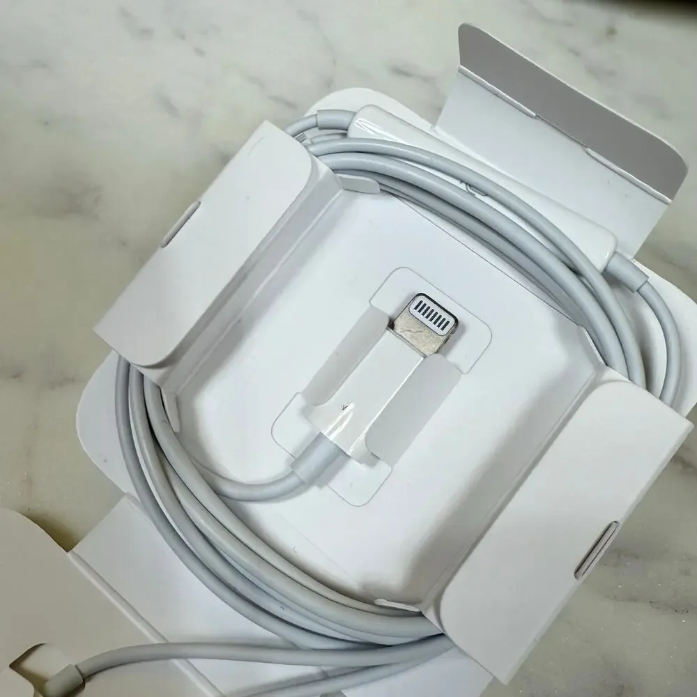 Apple MMTN2 EarPods Lightning Connector